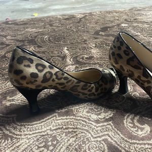 VINTAGE leopard kitten heels